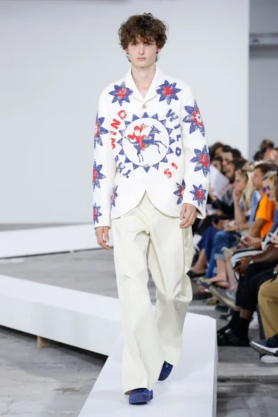 Look 37